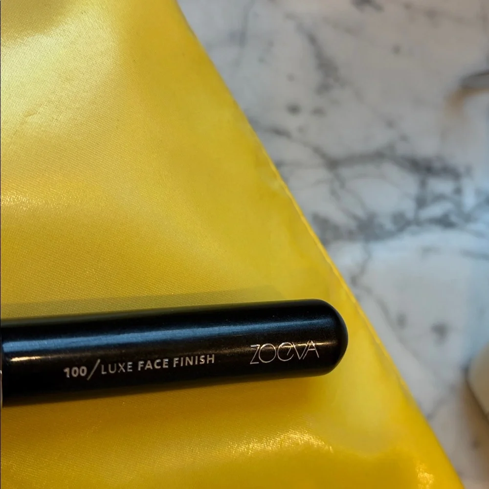 ZOEVA LUXE FACE FINISH 100 brush